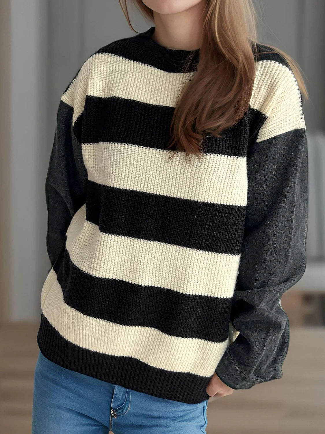 Contrast Round Neck Long Sleeve Sweater - Image 4