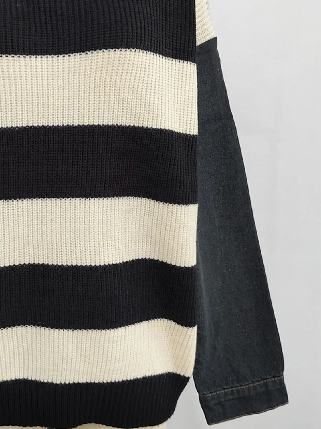 Contrast Round Neck Long Sleeve Sweater - Image 5