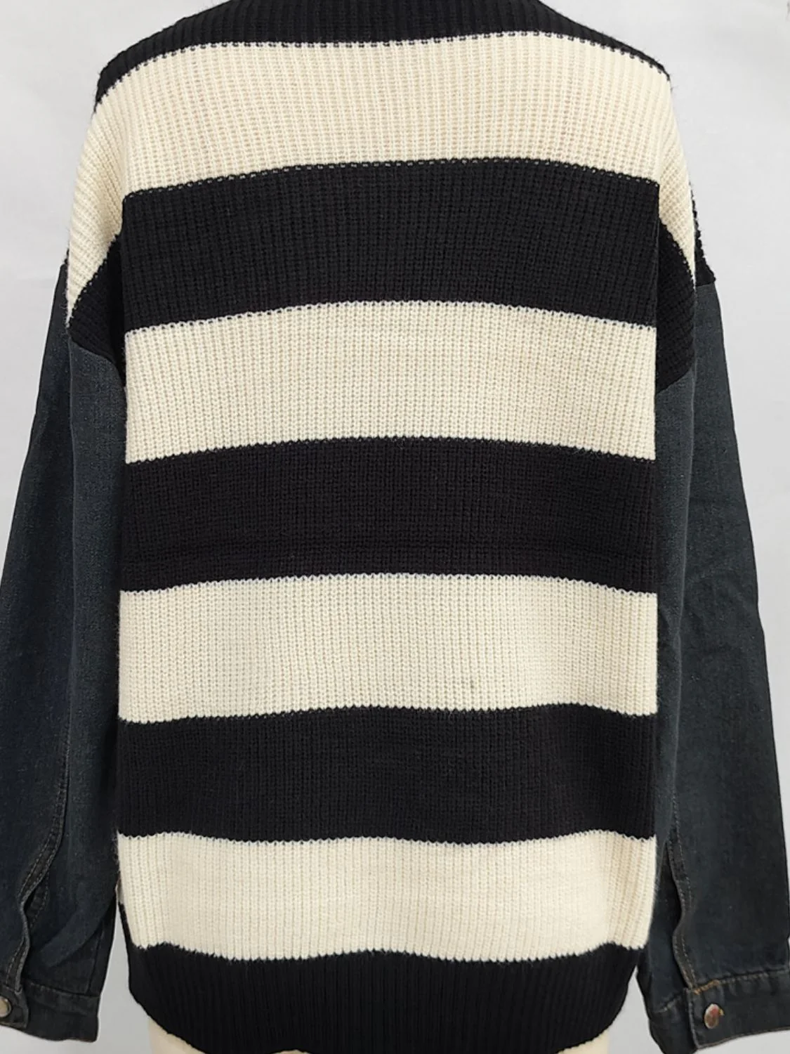 Contrast Round Neck Long Sleeve Sweater - Image 6
