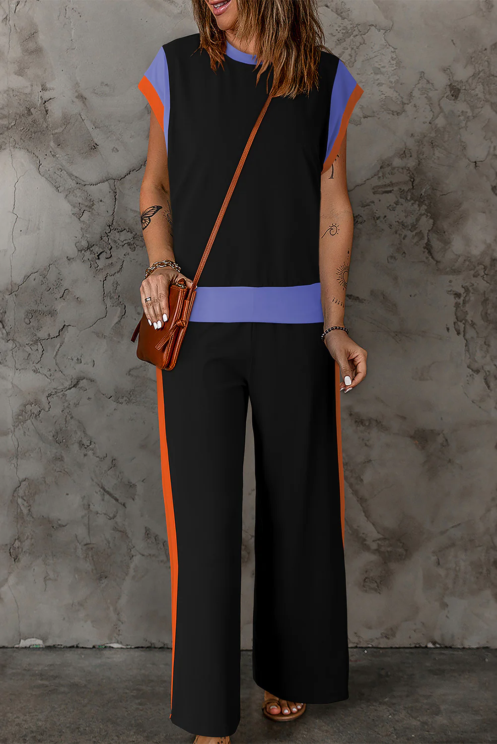 Contrast Round Neck Top and Pants Set - Image 12