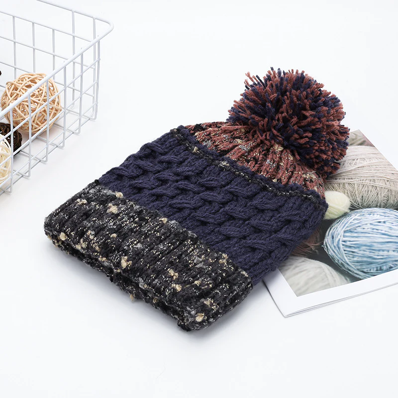 Contrast Thermal Hat with Pompom - Image 3