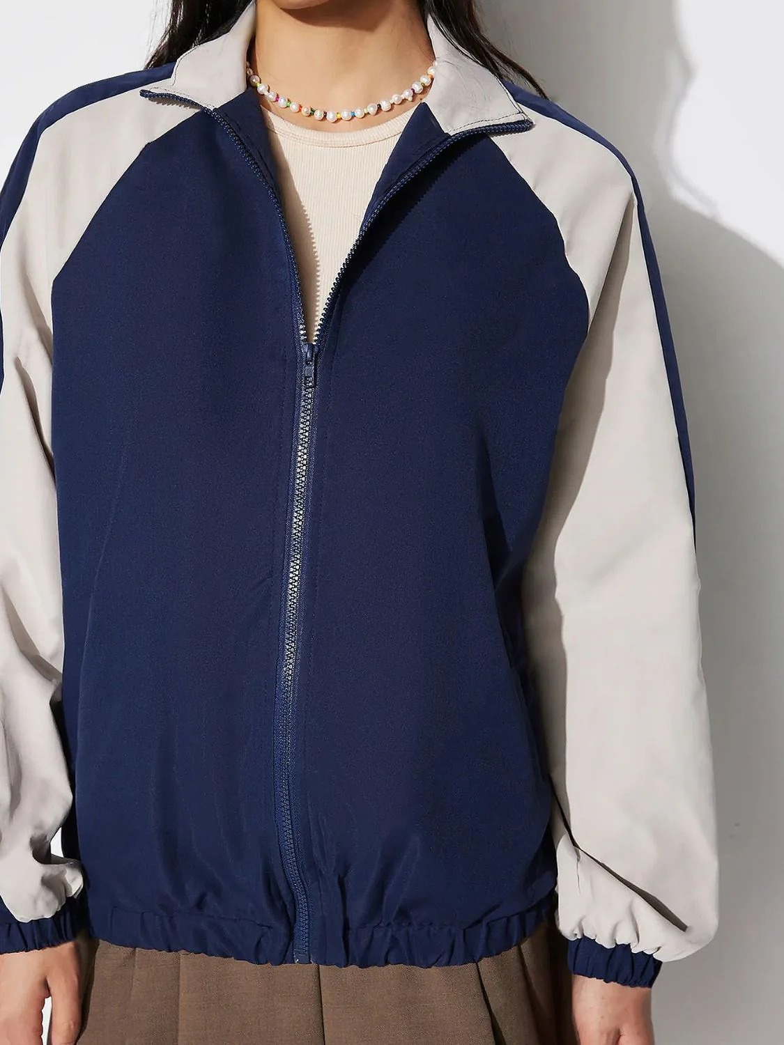 Contrast Zip Up Collared Neck Long Sleeve Jacket - Image 4