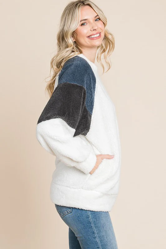 Culture Code Color Block Faux Fur Raglan Sleeve Sweatshirt - Image 3