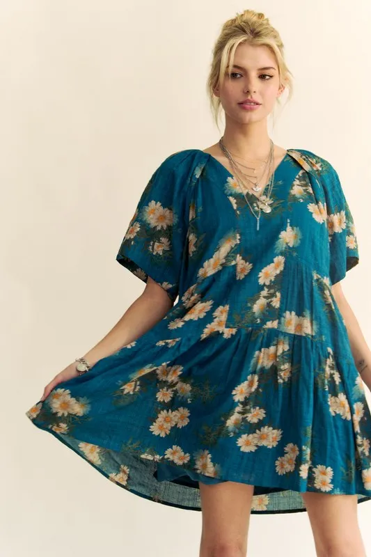 Davi & Dani Floral Print Short Bell Sleeve Pleated Mini Dress - Image 2
