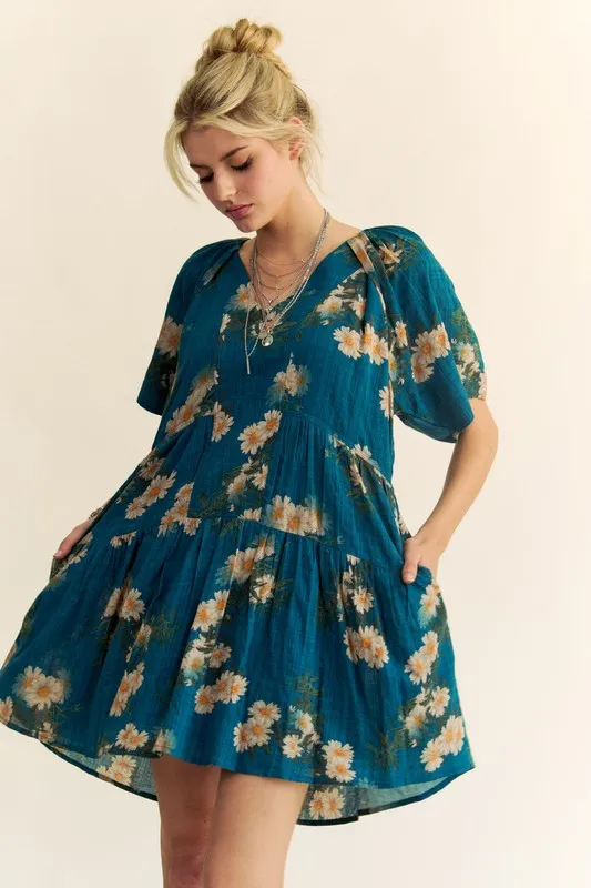 Davi & Dani Floral Print Short Bell Sleeve Pleated Mini Dress - Image 5