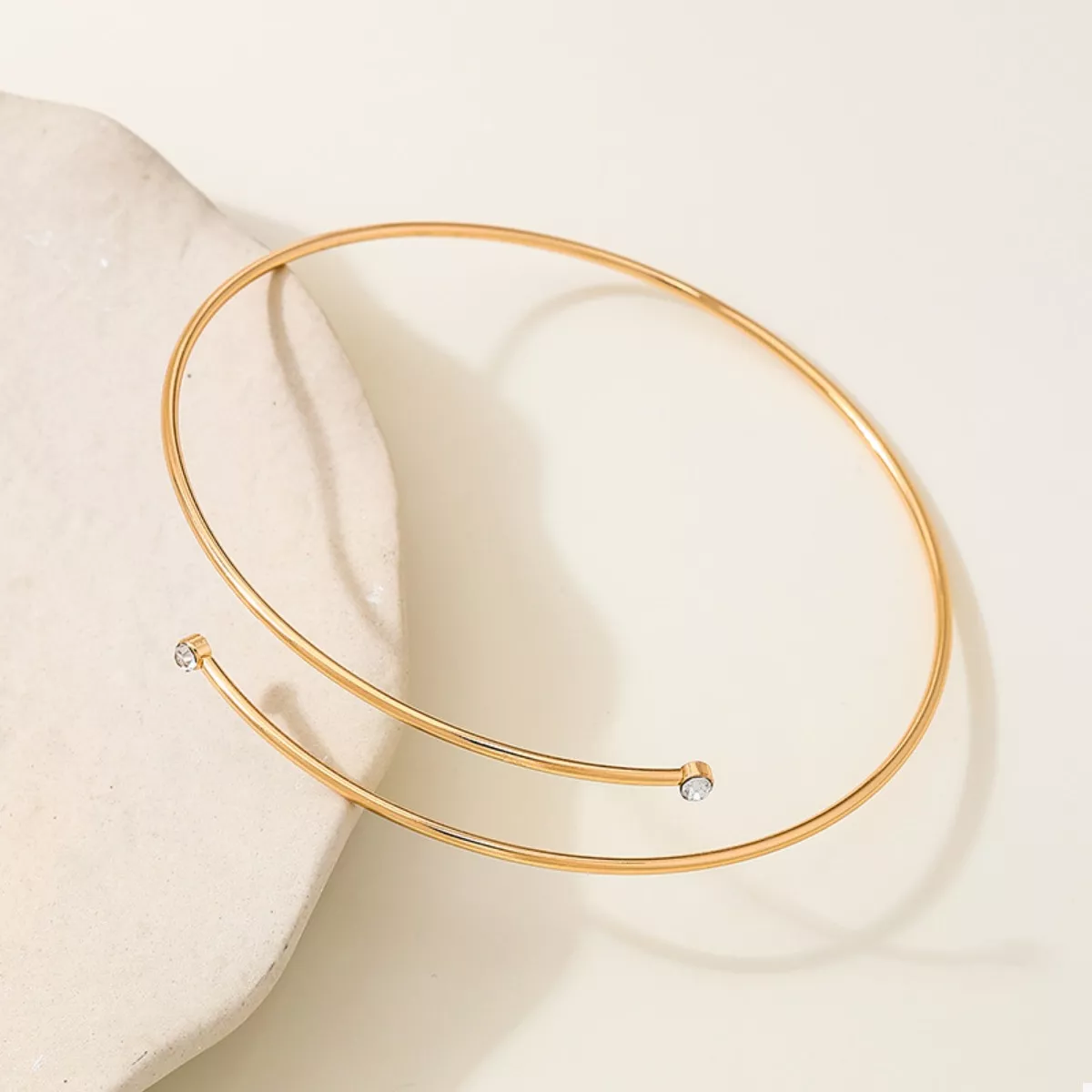 Delicate Gold Wire Upper Arm Bracelet - Image 4