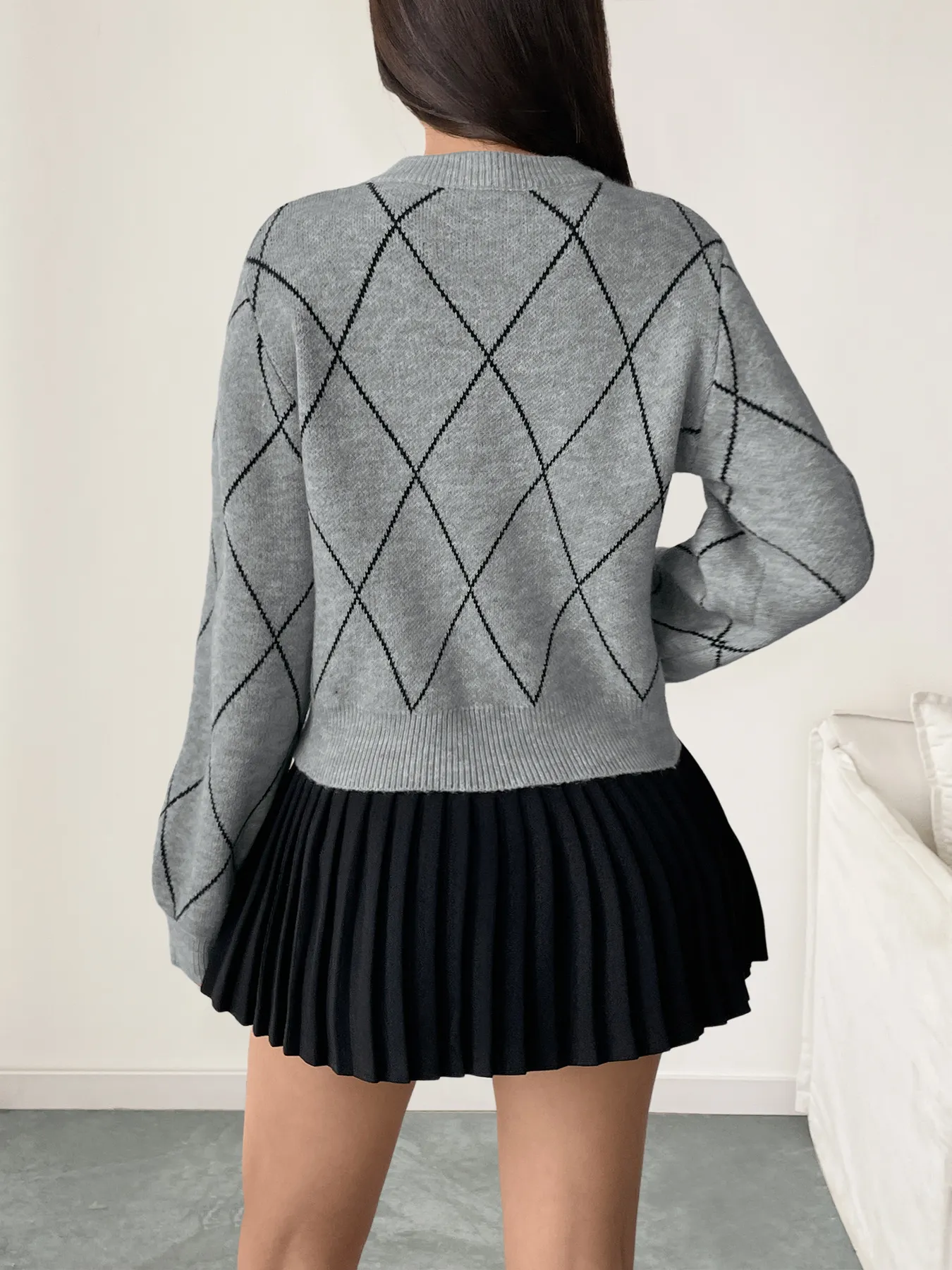Diamond Pattern Bow Detail Sweater - Image 6