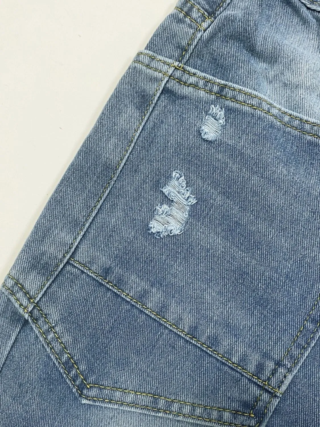 Distressed Jeans with Pockets - Image 7