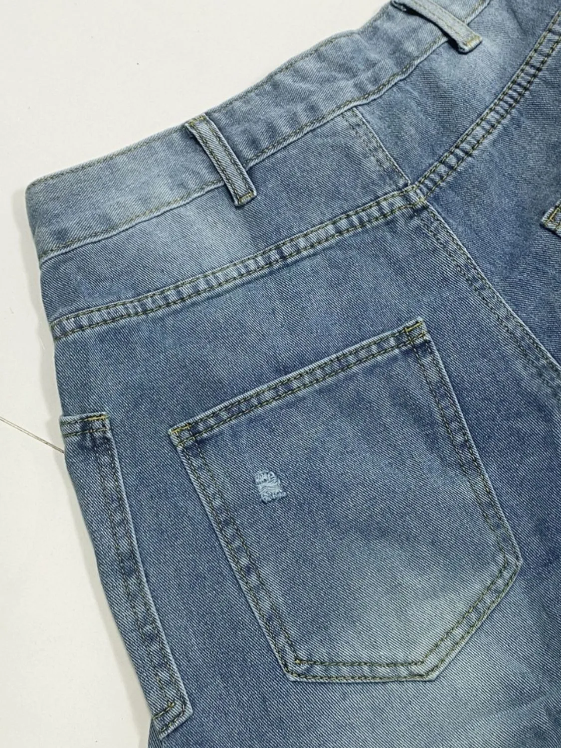 Distressed Jeans with Pockets - Image 9