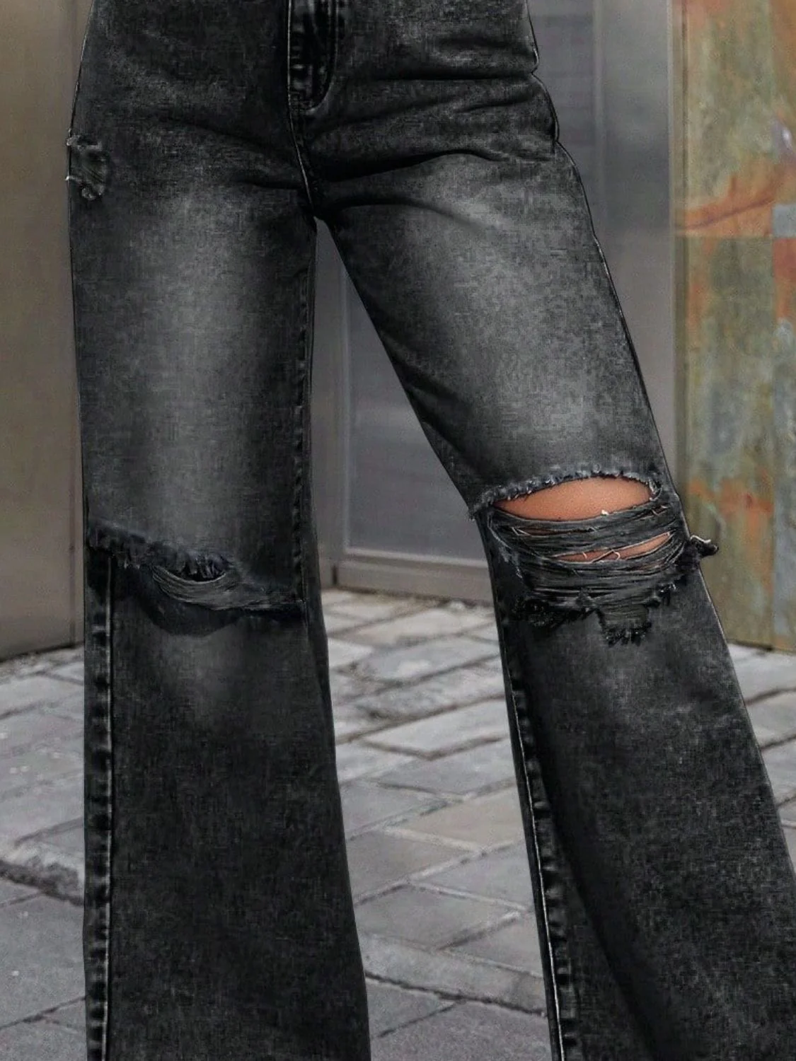 Distressed Wide Leg Jeans with Pockets - Image 3