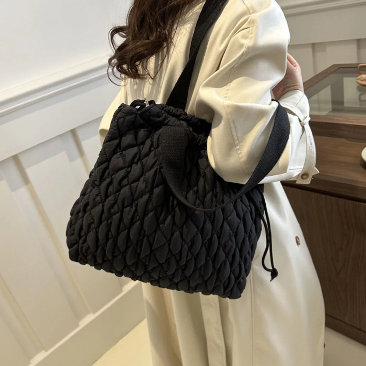Drawstring Bubble Texture Tote Bag - Image 12
