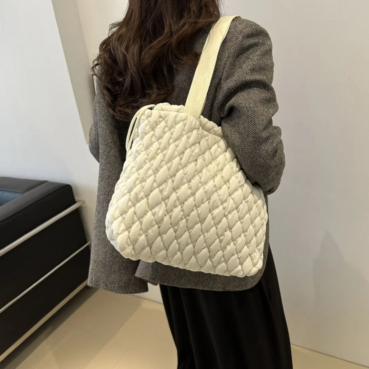 Drawstring Bubble Texture Tote Bag - Image 16