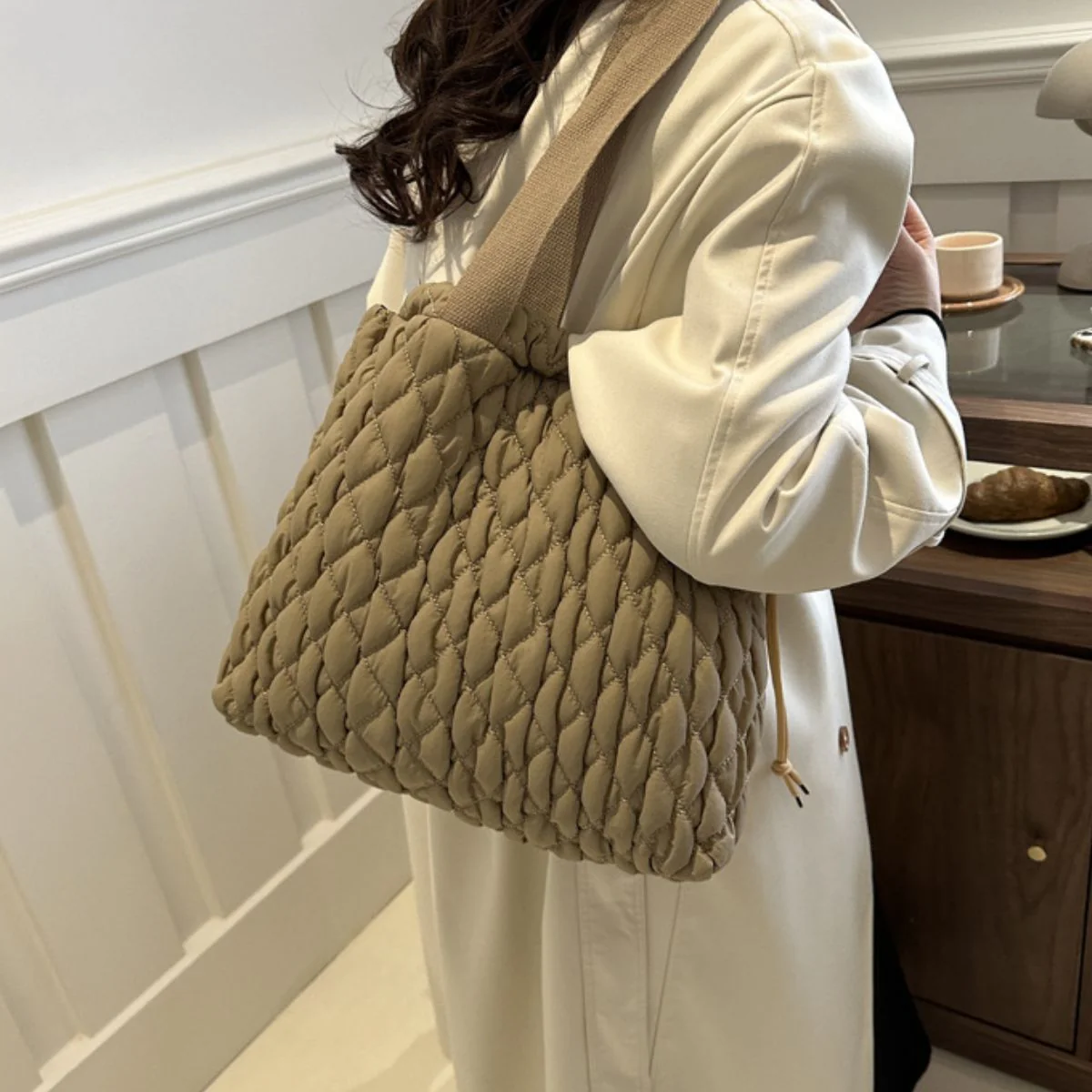 Drawstring Bubble Texture Tote Bag - Image 4
