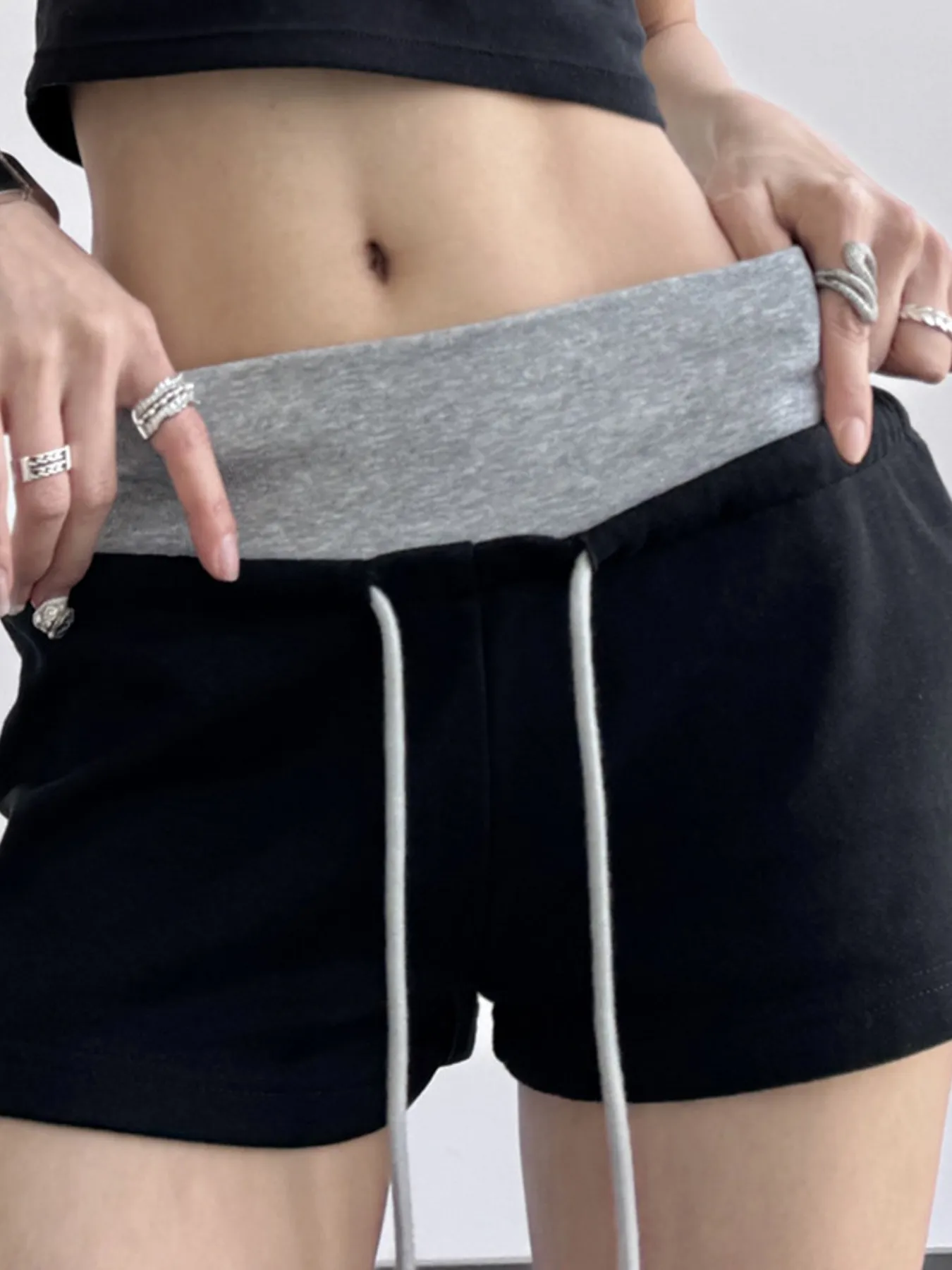 Drawstring Shorts with Contrast Waistband - Image 2