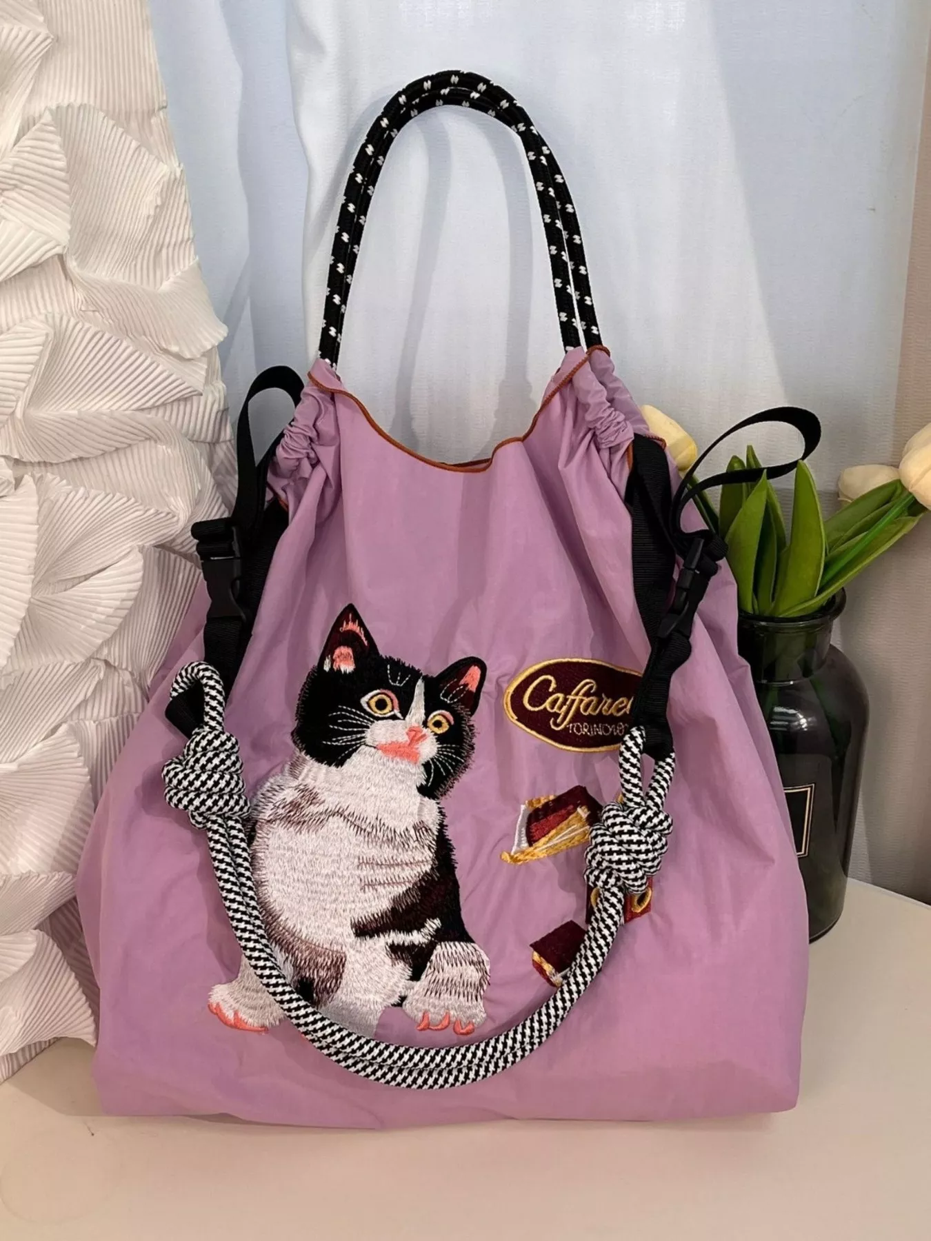 Embroidered Cat Drawstring Handbag