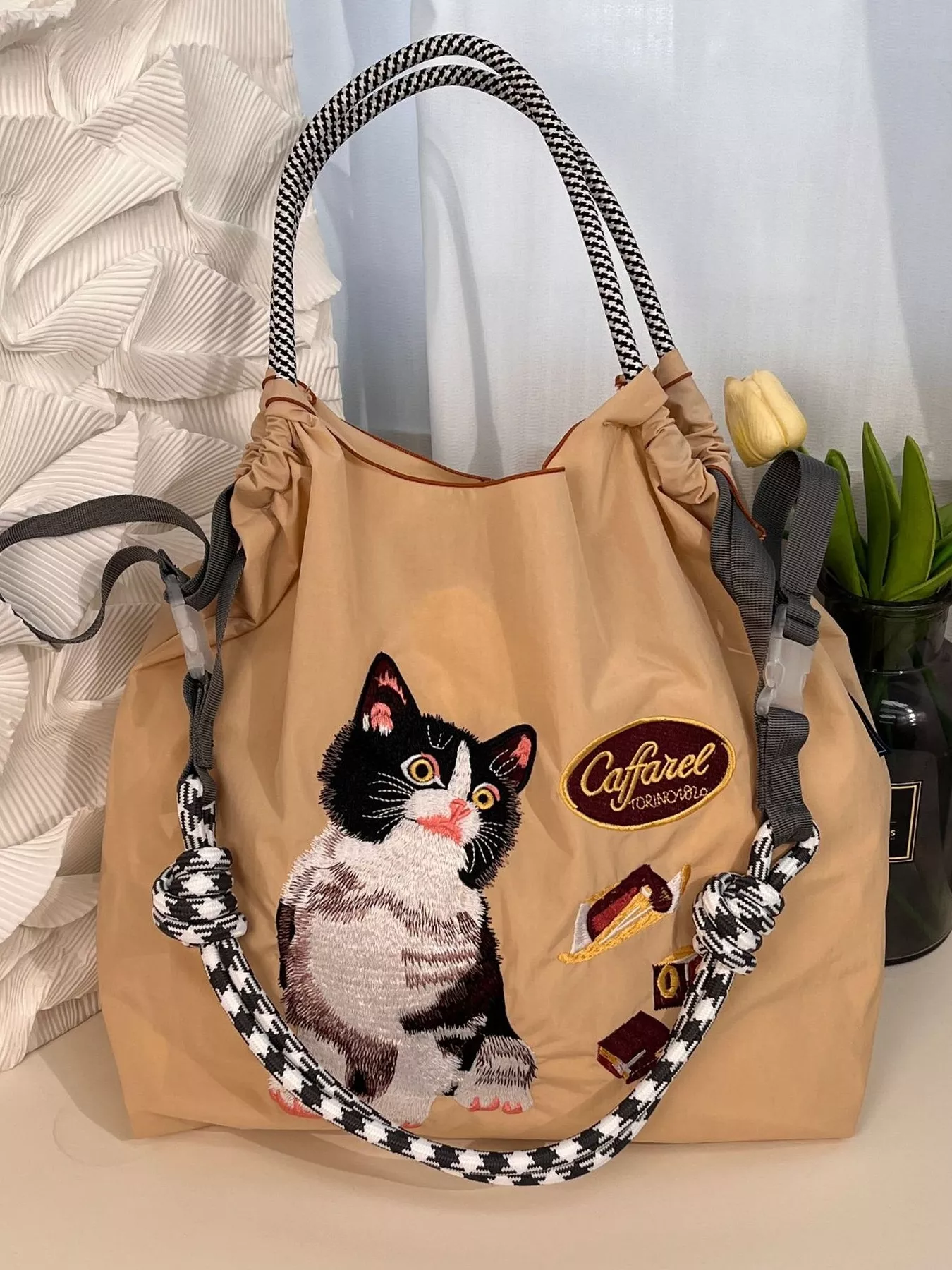 Embroidered Cat Drawstring Handbag - Image 3