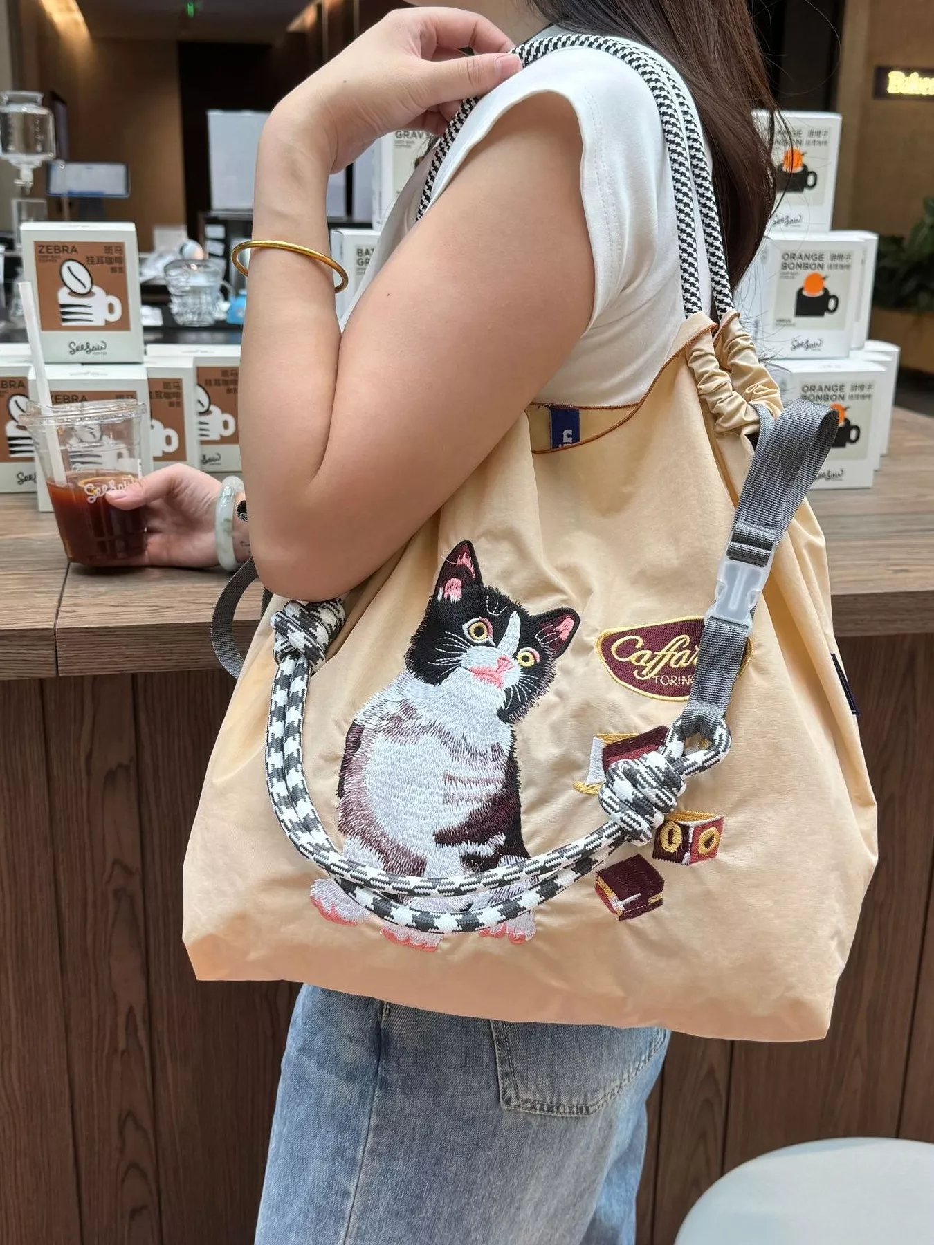 Embroidered Cat Drawstring Handbag - Image 4