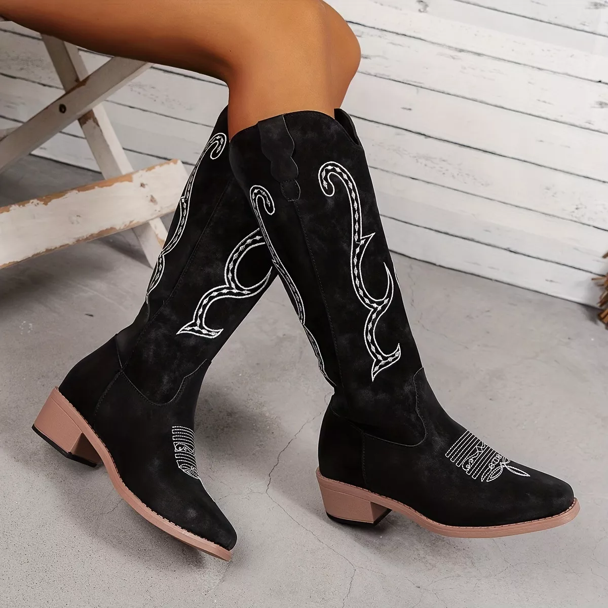 Embroidered Round Toe Block Heels Boots - Image 3