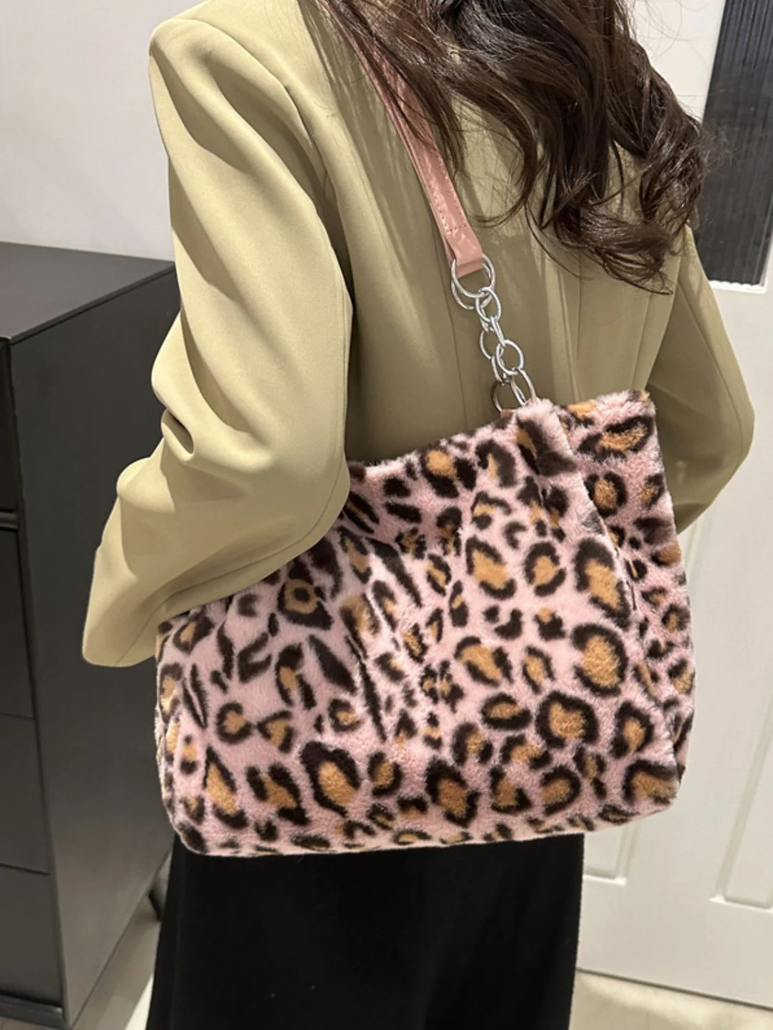 Faux Fur Leopard Shoulder Bag - Image 15
