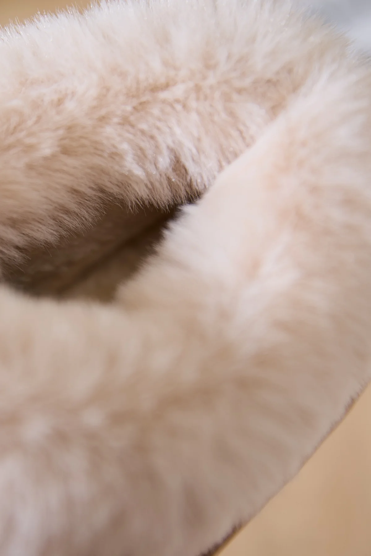 Faux Fur Round Toe Platform Slippers - Image 13