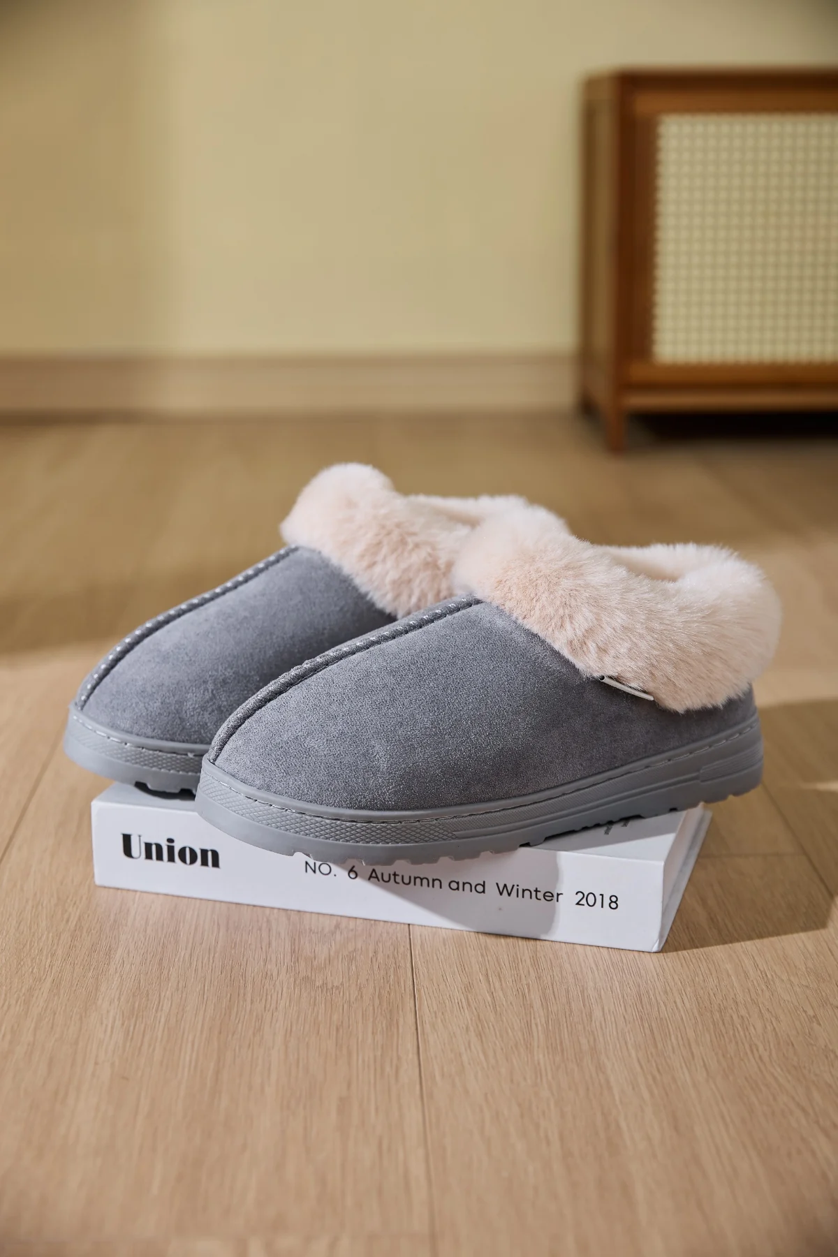 Faux Fur Round Toe Platform Slippers - Image 21