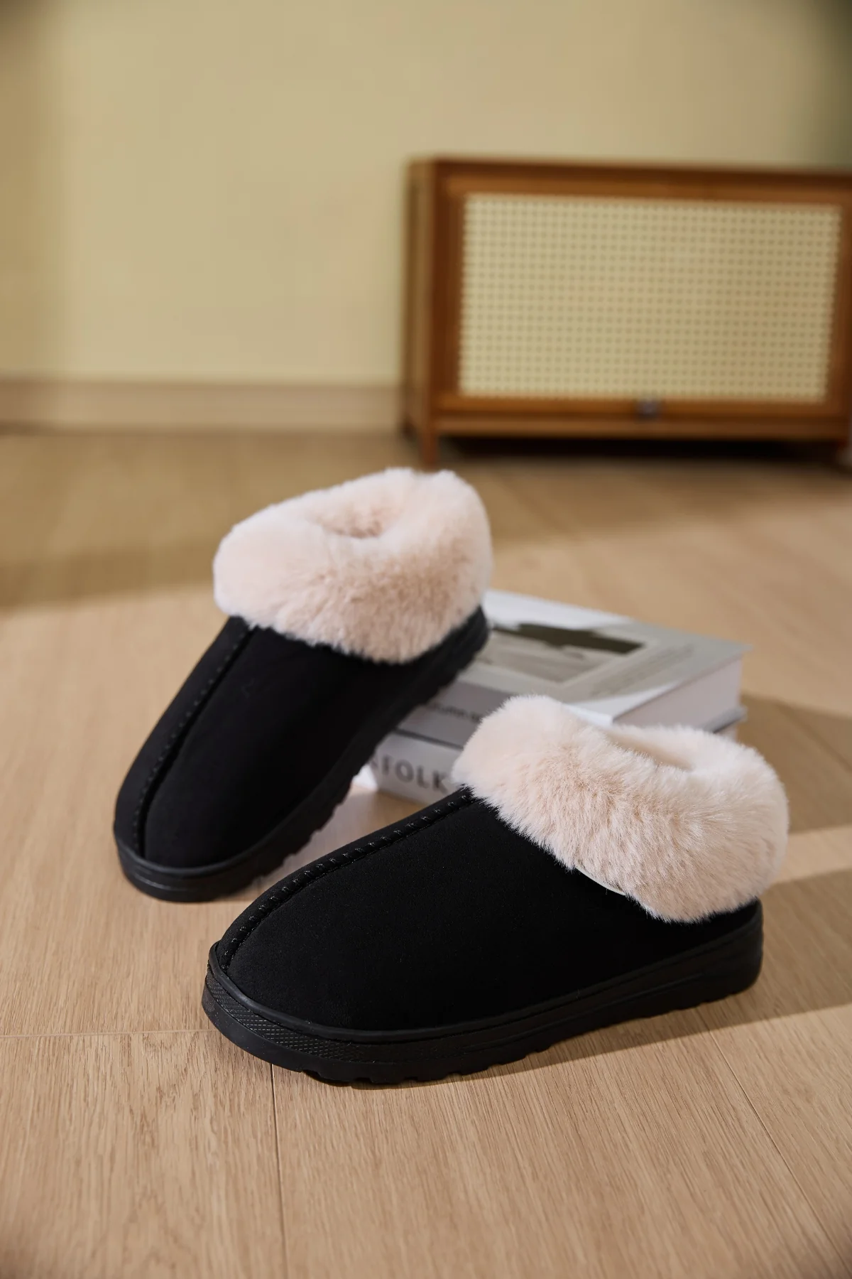 Faux Fur Round Toe Platform Slippers - Image 7