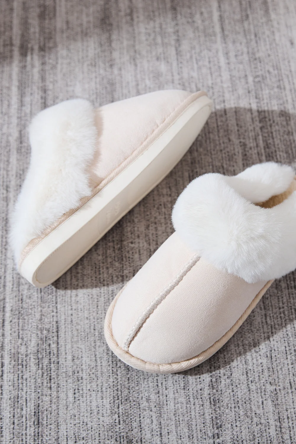 Faux Fur Round Toe Slippers - Image 14
