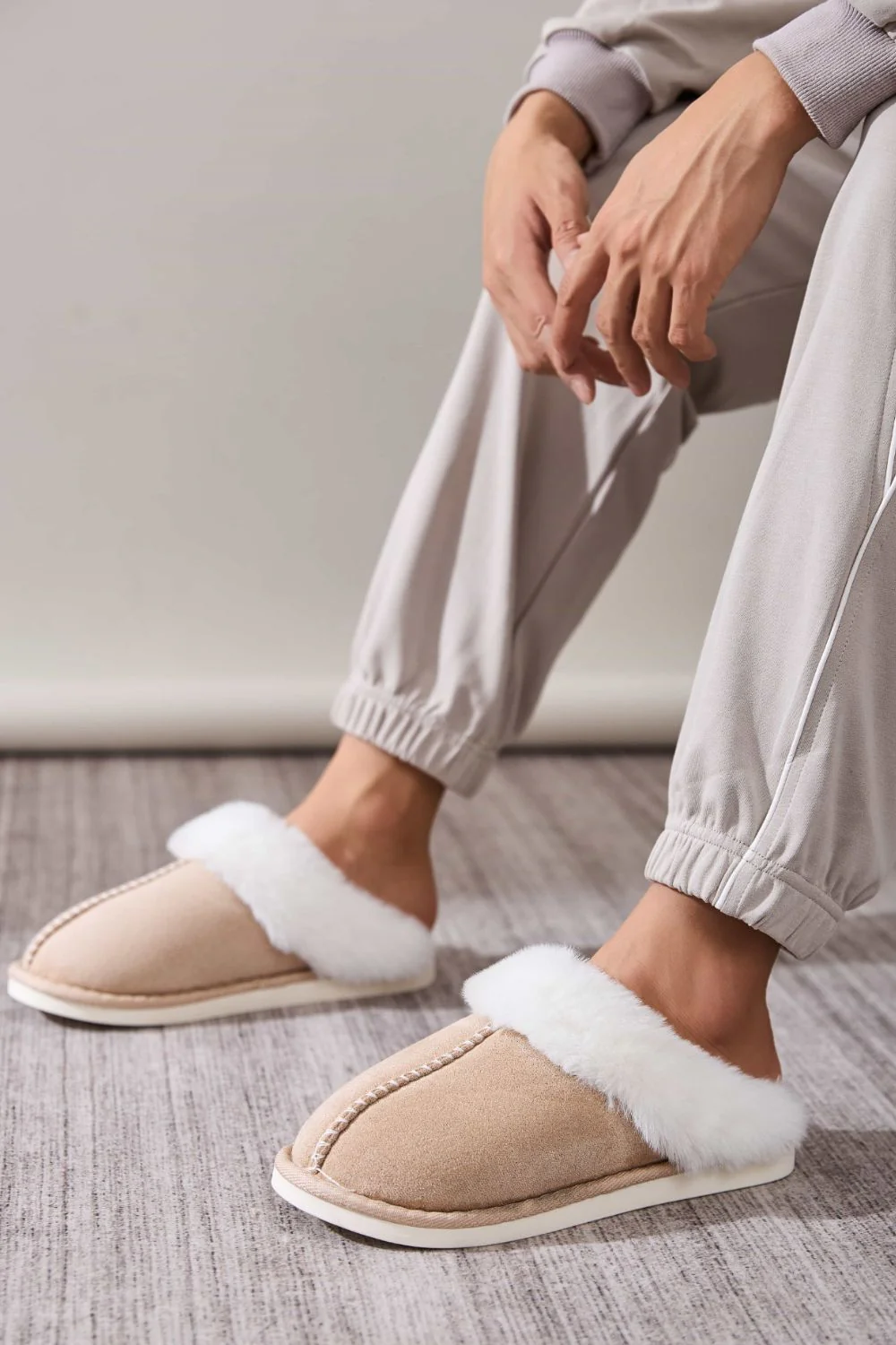 Faux Fur Round Toe Slippers - Image 3
