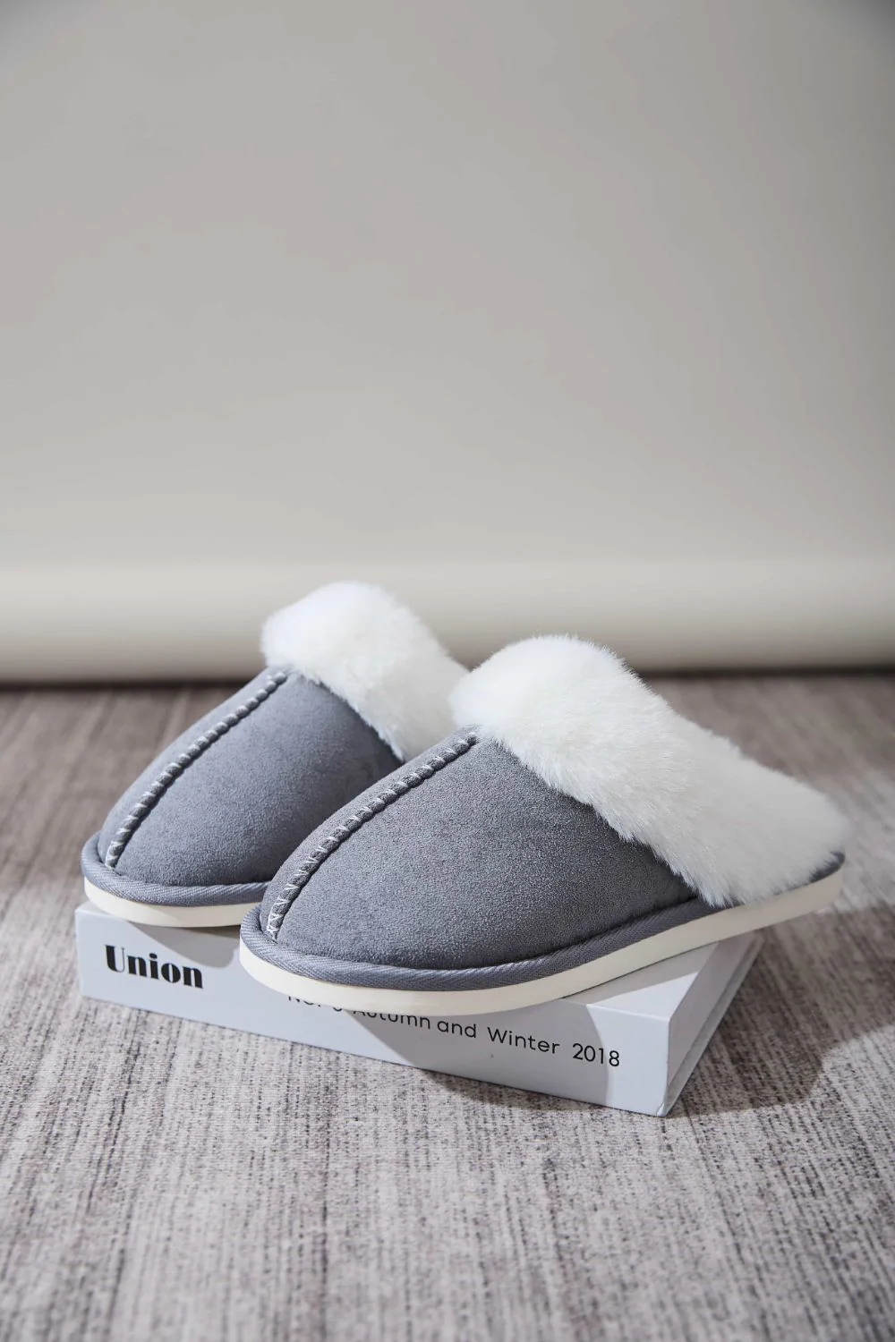 Faux Fur Round Toe Slippers - Image 7