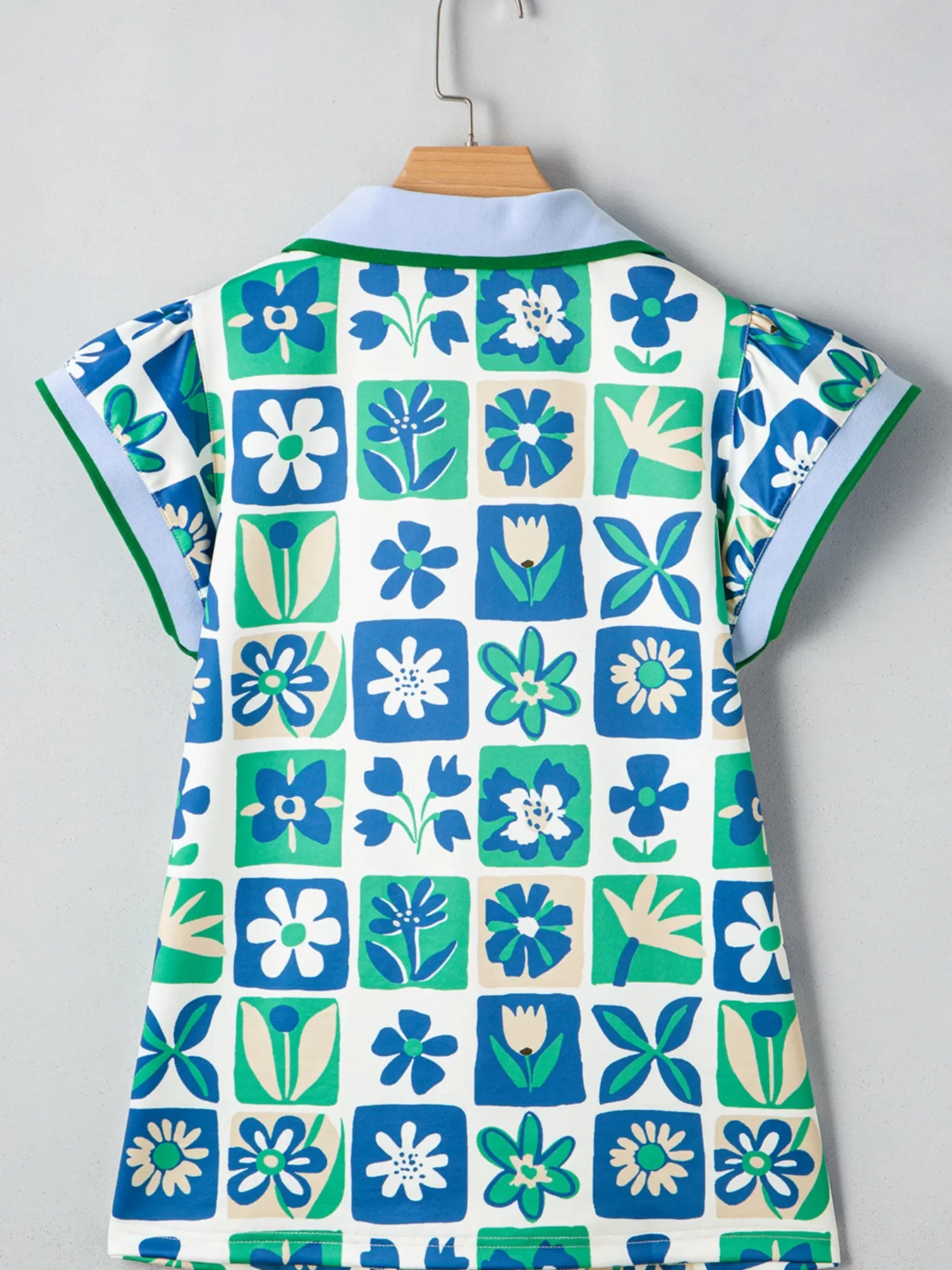 Floral Print Collared Blouse with Flutter Sleeves - Image 4