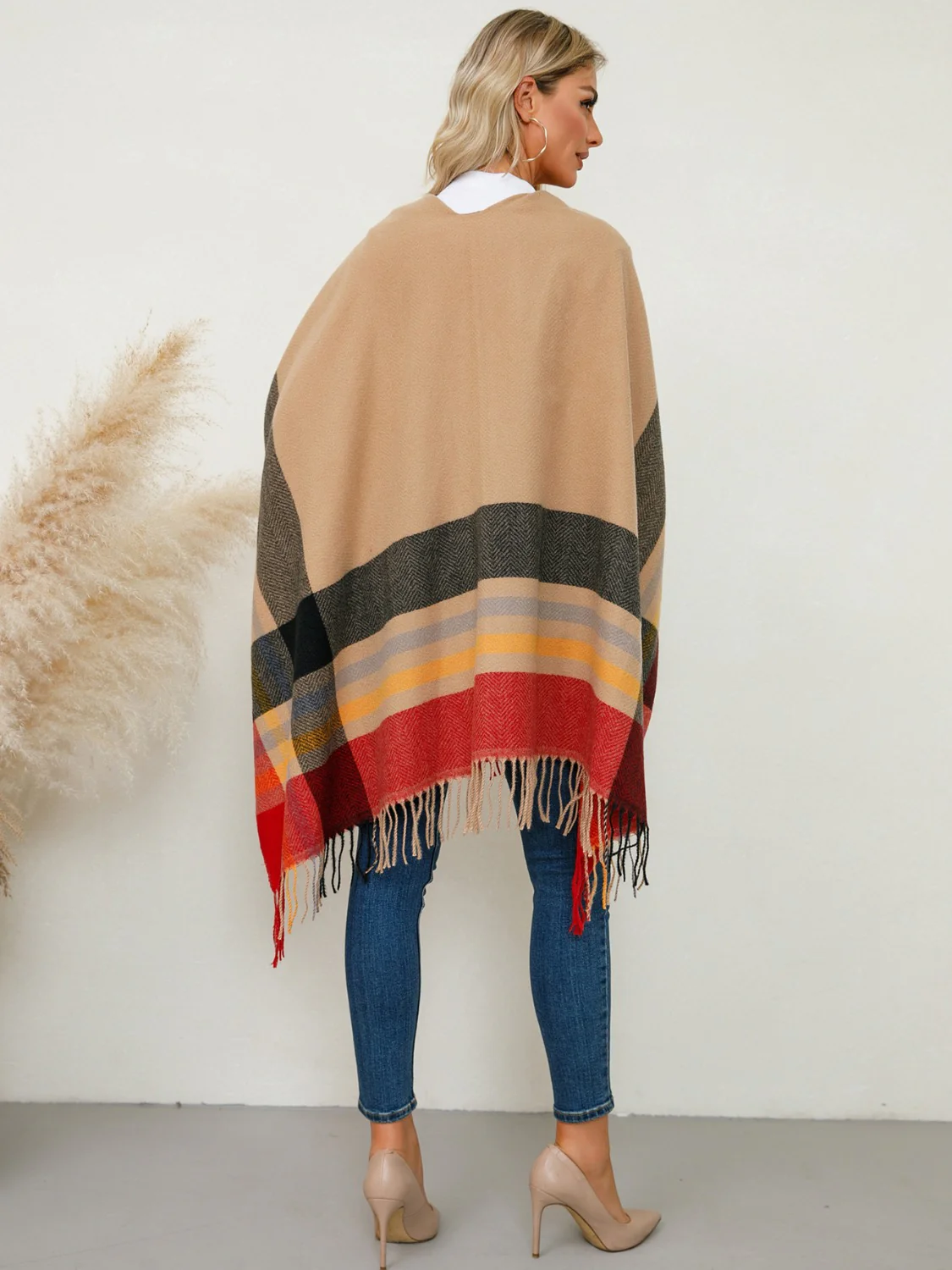 Fringe Contrast Plaid Poncho - Image 4