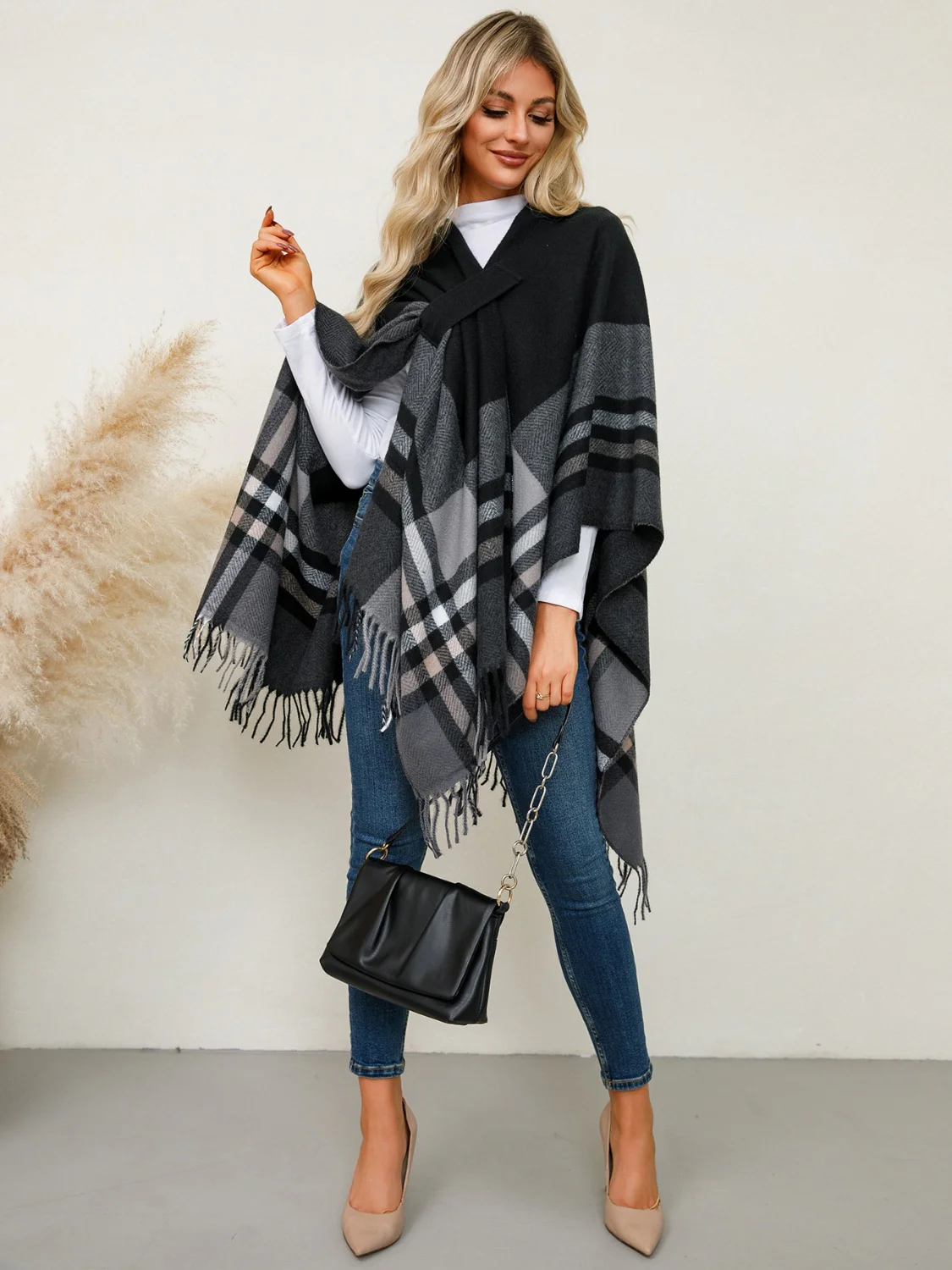 Fringe Contrast Plaid Poncho - Image 9