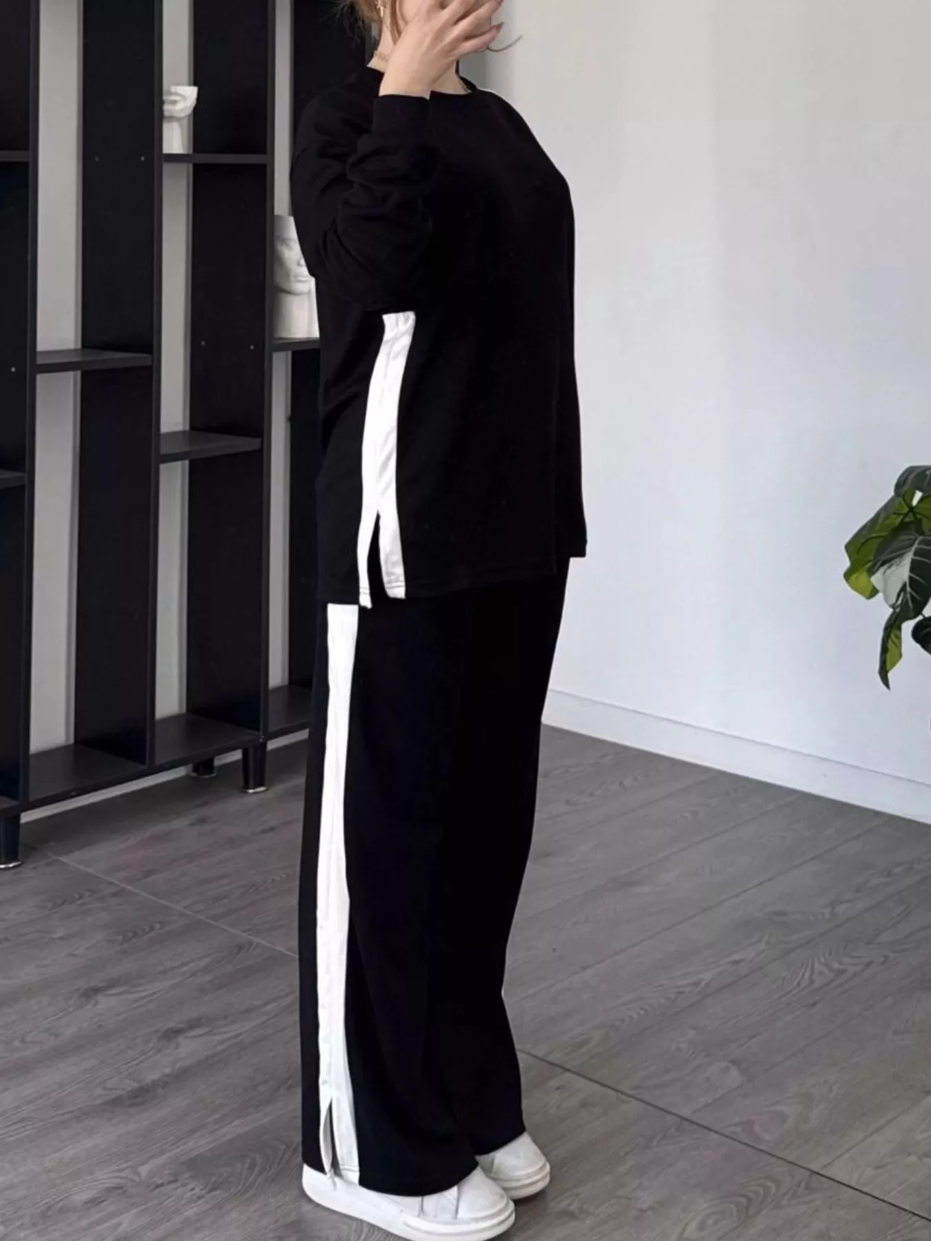 Full Size Contrast Round Neck Top and Pants Set Plus Size - Image 3