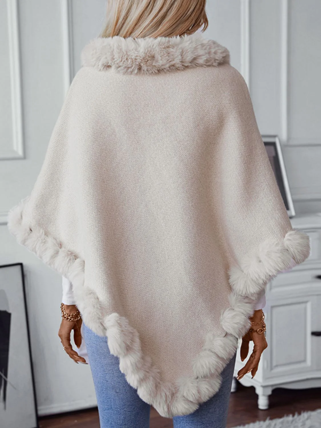 Fuzzy Trim Texture Three-Quarter Sleeve Poncho - Image 2