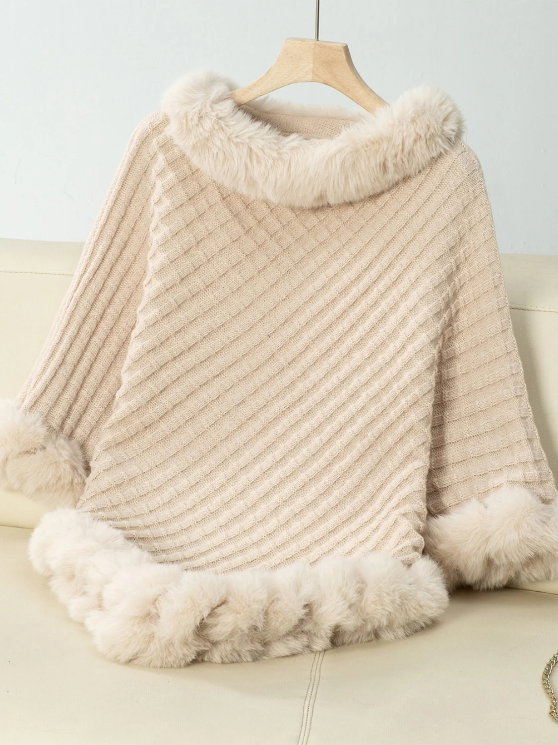 Fuzzy Trim Texture Three-Quarter Sleeve Poncho - Image 5