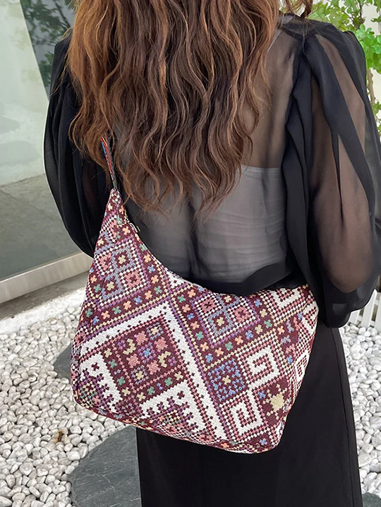 Geometric Adjustable Strap Crossbody Bag - Image 3