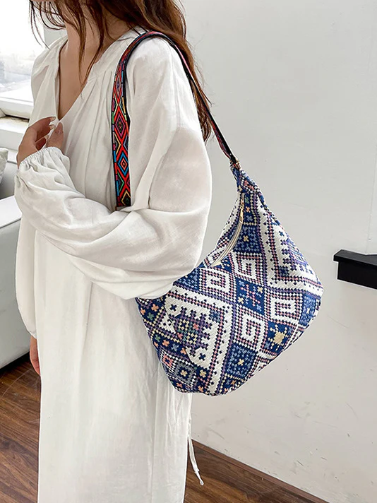 Geometric Adjustable Strap Crossbody Bag - Image 7