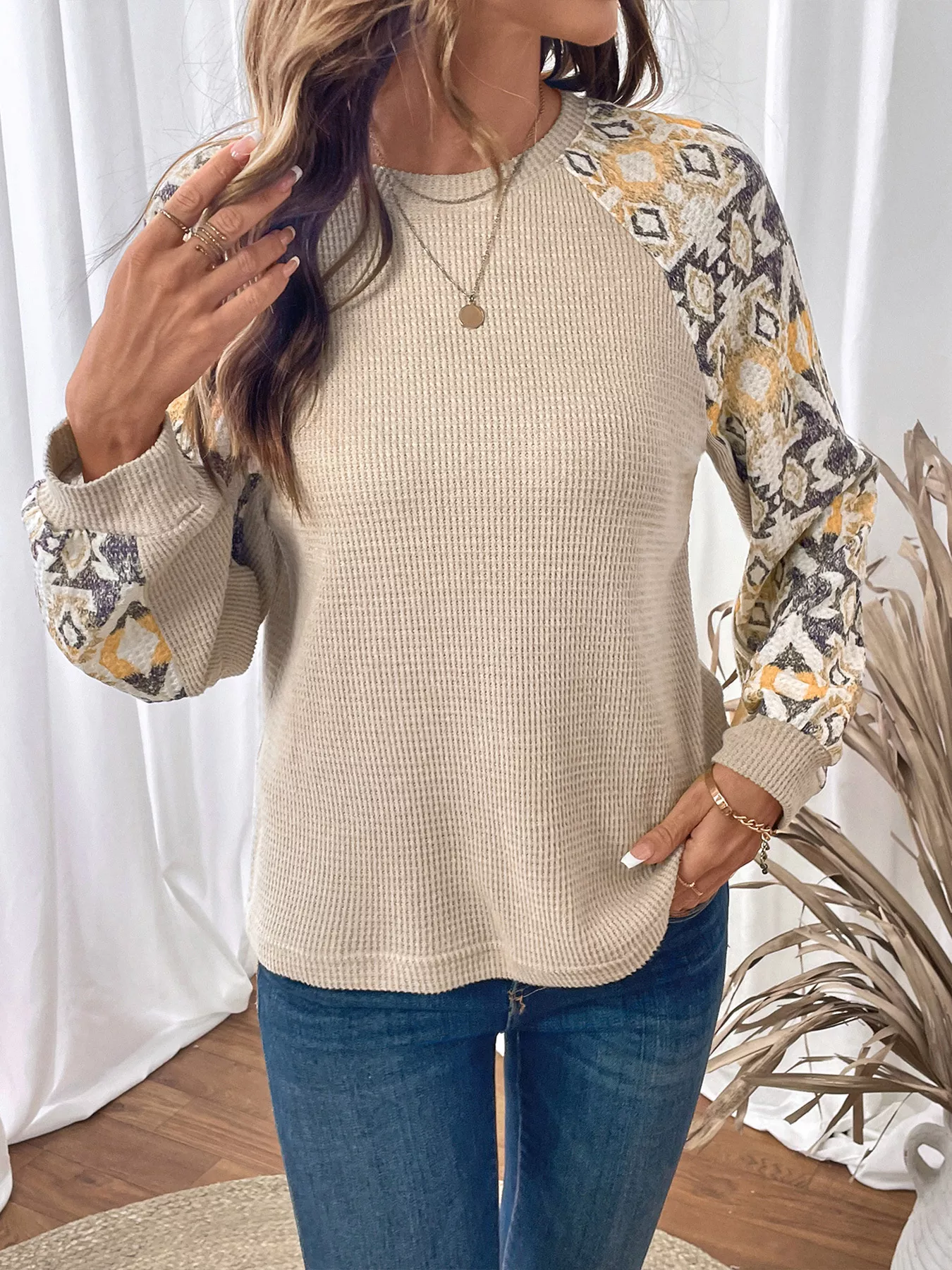 Geometric Pattern Long Sleeve T-Shirt - Image 2