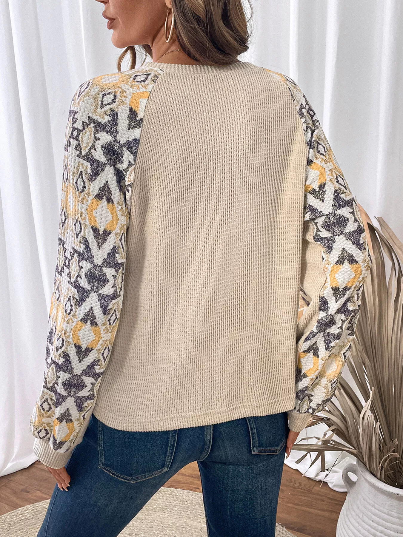 Geometric Pattern Long Sleeve T-Shirt - Image 6