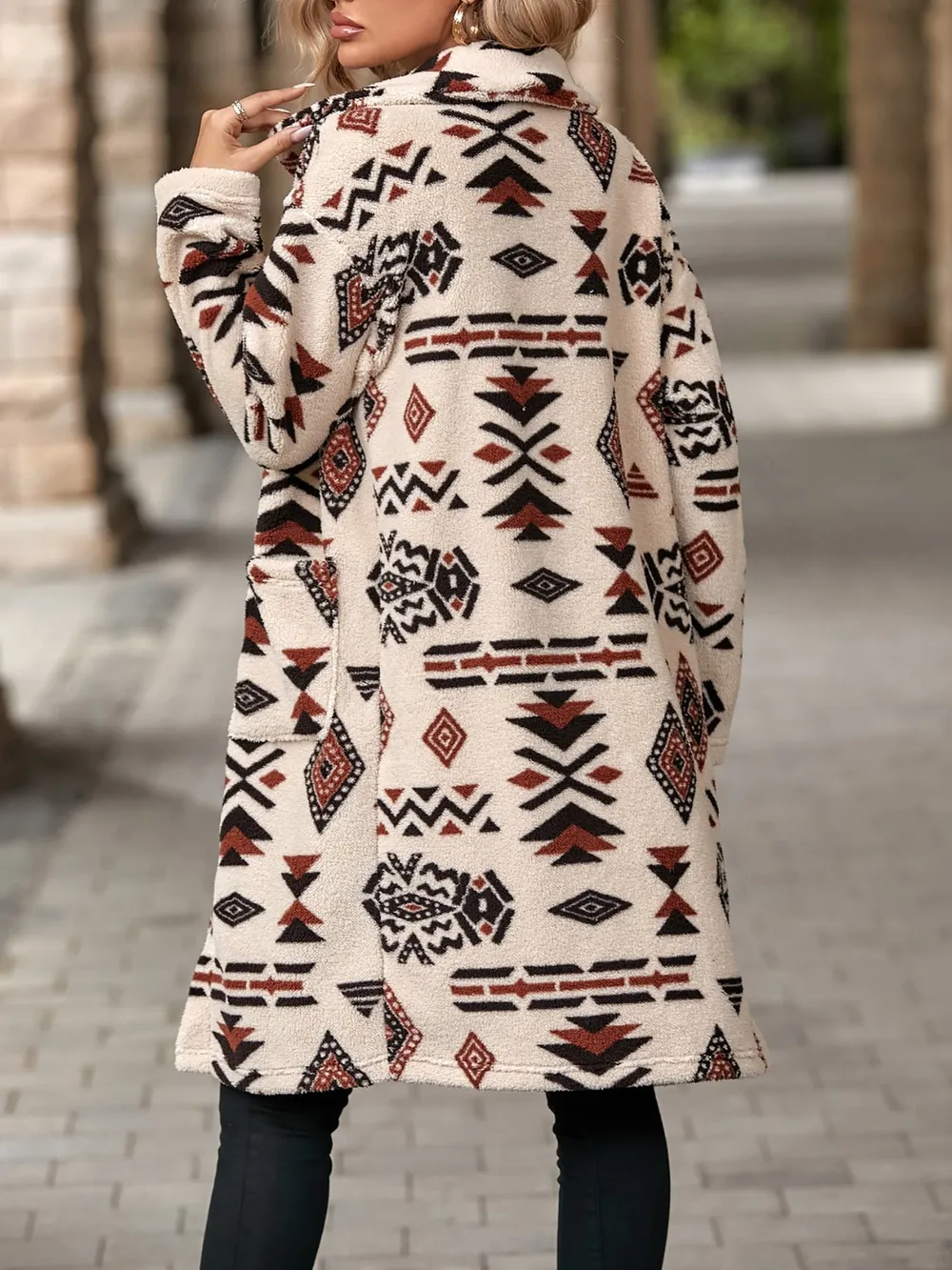 Geometric Pocketed Dropped Shoulder Coat - Image 4