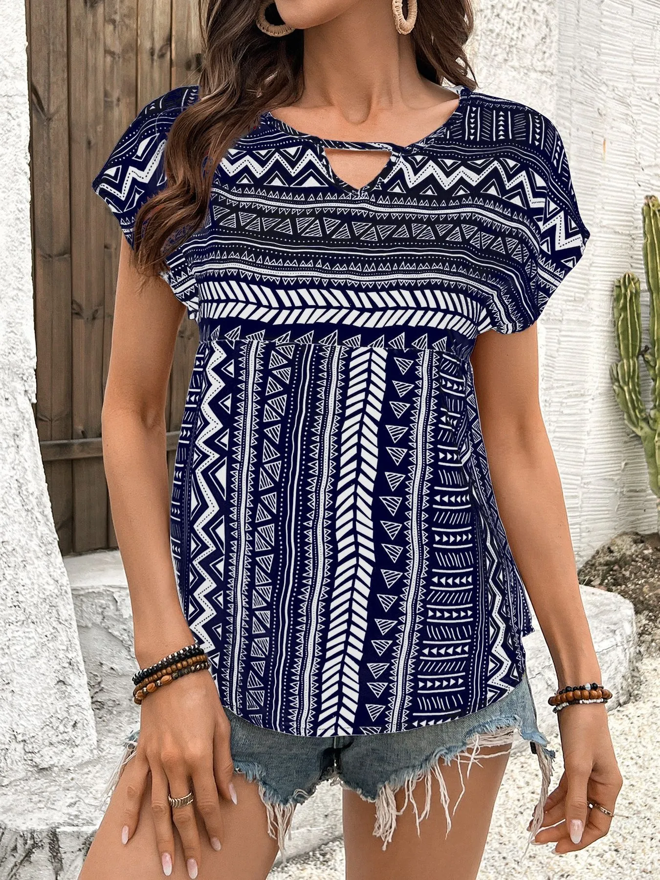 Geometric Print Short Sleeve Blouse - Image 6