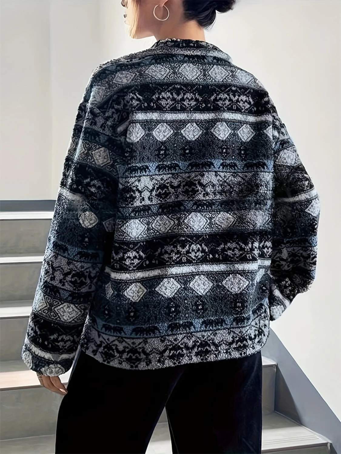 Geometric Turtleneck Zip Up Jacket - Image 3