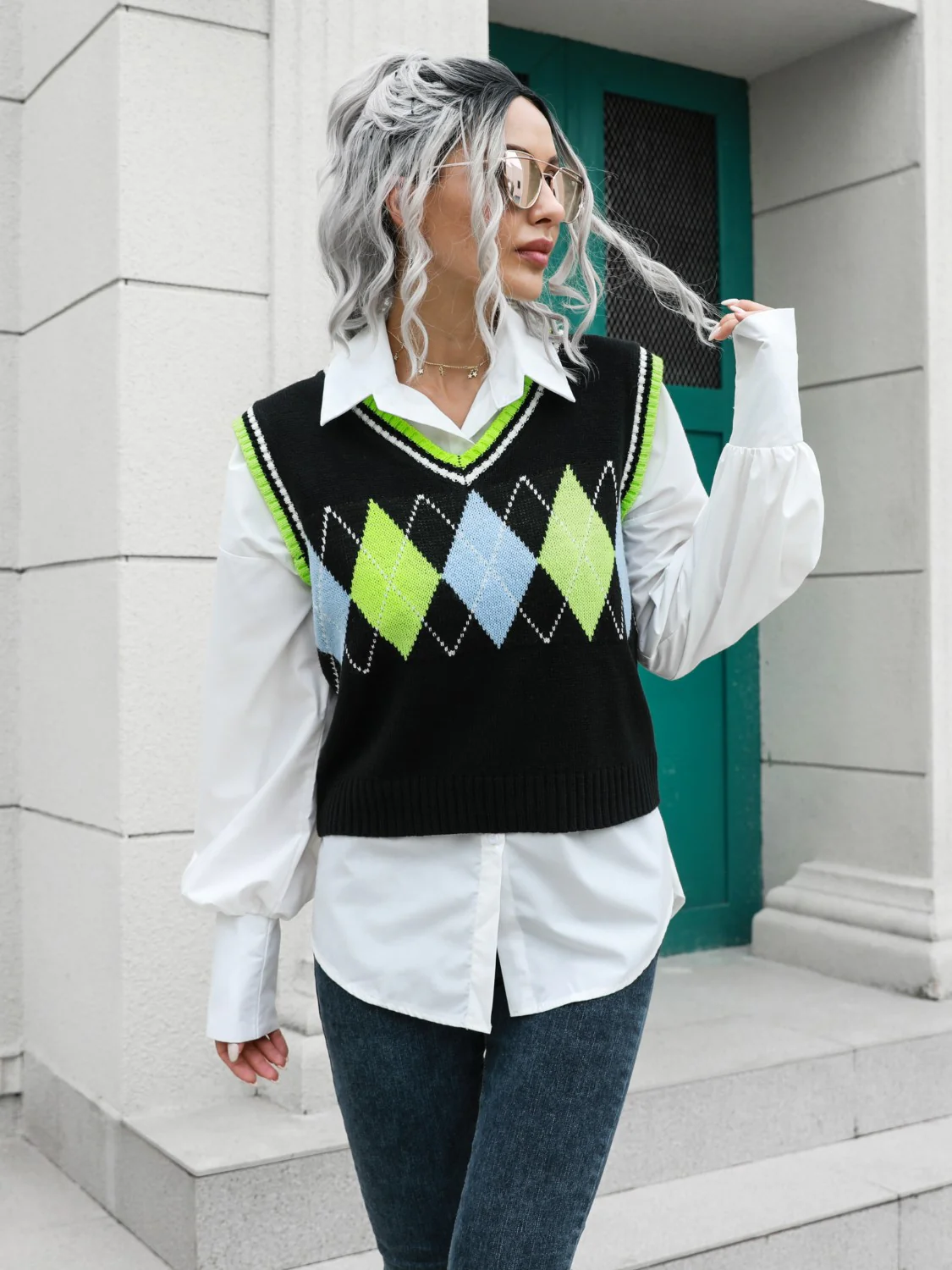 Geometric V-Neck Sweater Vest - Image 3