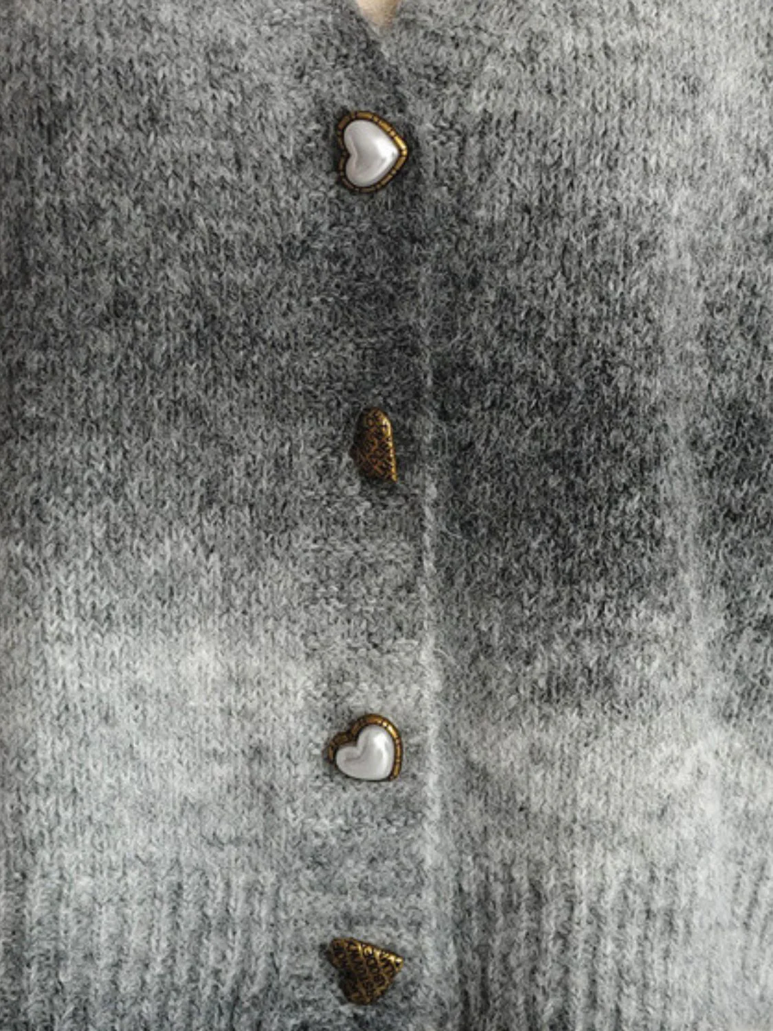 Gradient Heart Shape Button V-Neck Cardigan - Image 19