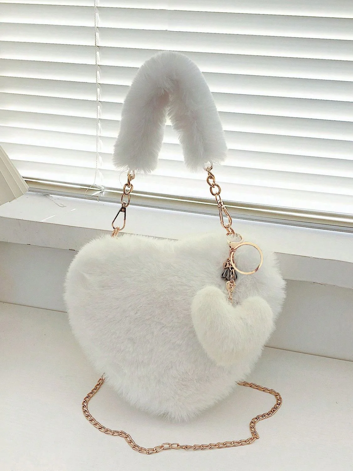 Heart Shape Faux Fur Handbag - Image 3