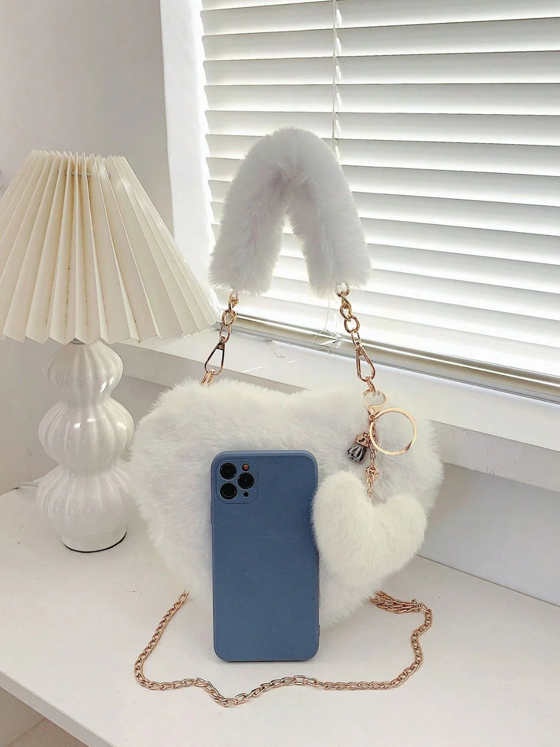 Heart Shape Faux Fur Handbag - Image 5