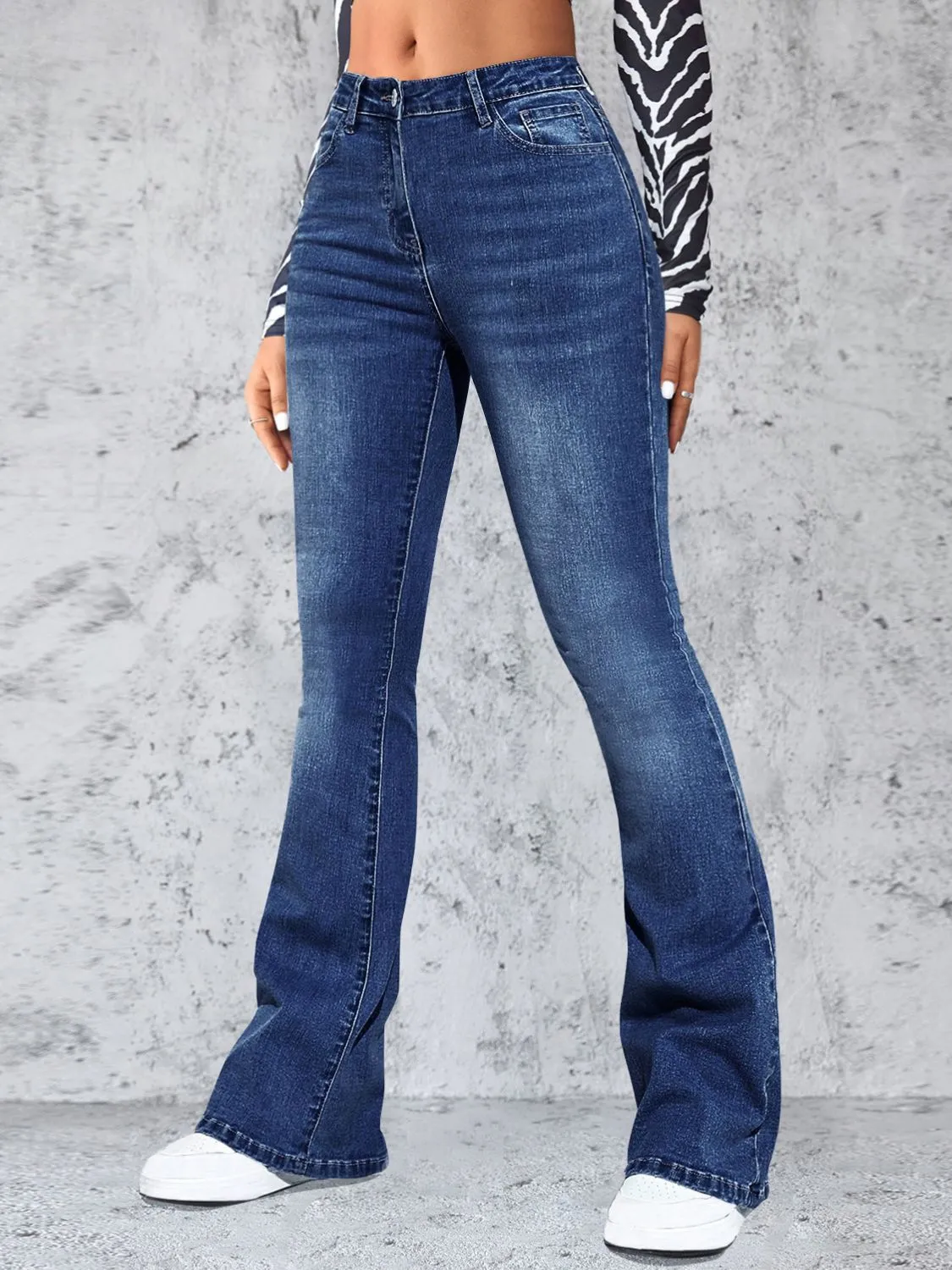 High Rise Jeans with Pockets - Image 2