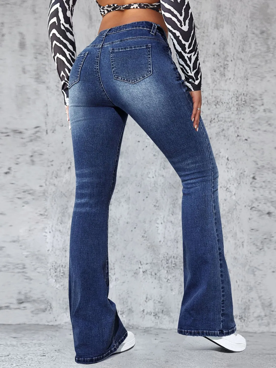 High Rise Jeans with Pockets - Image 4