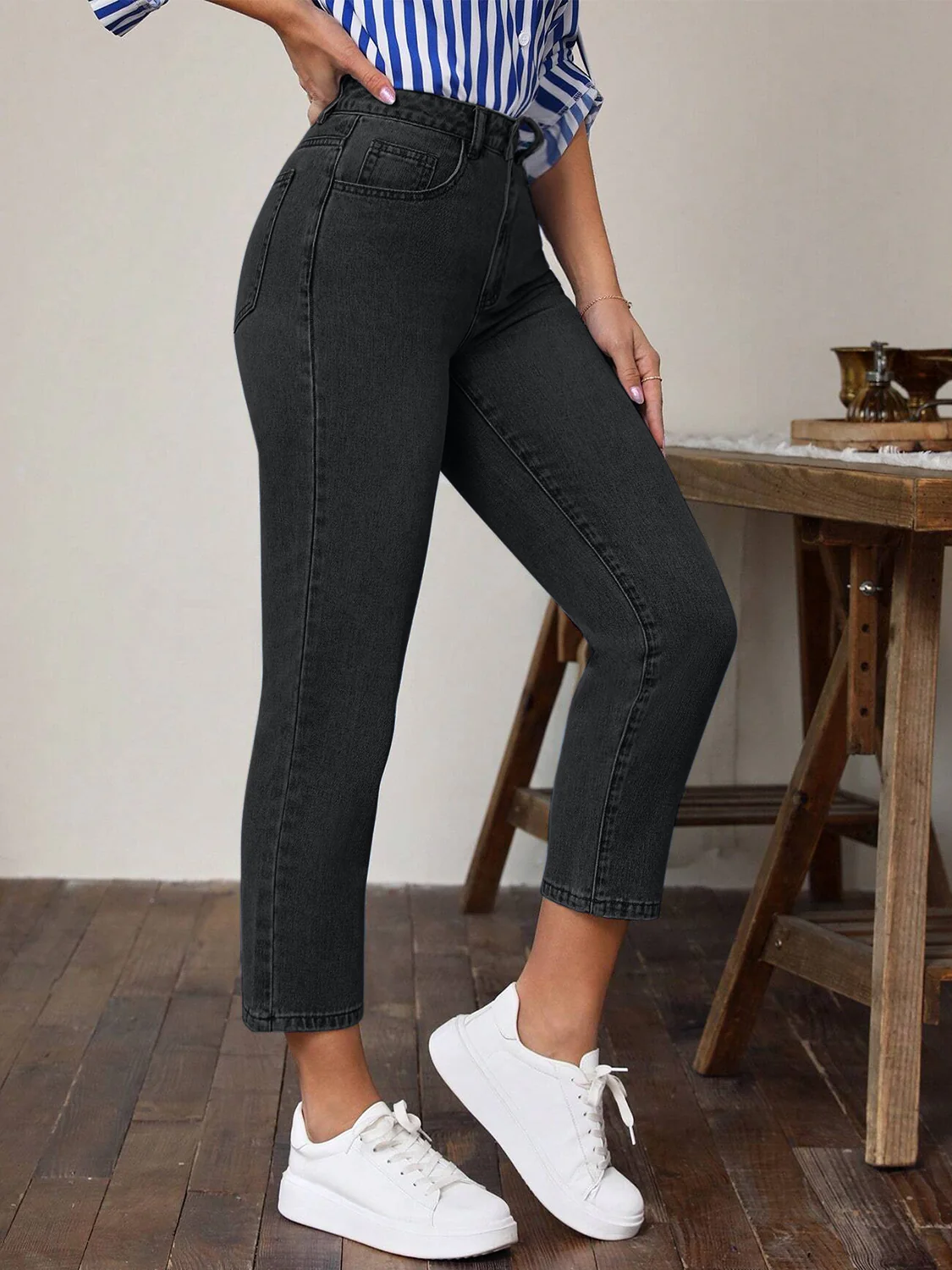 High Waist Jeans with Pockets - Image 4