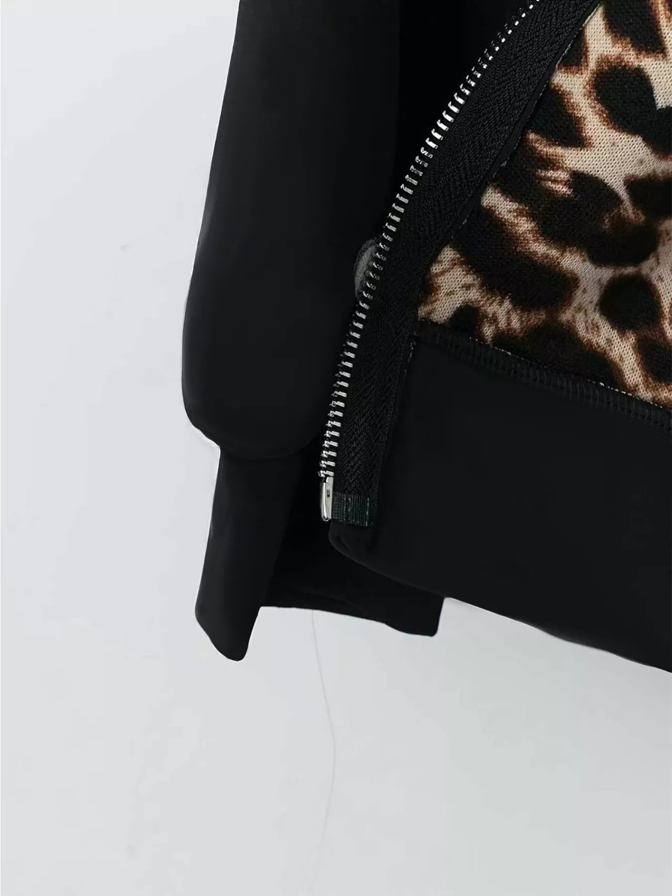 Hooded Leopard Lined Zip-Up Outerwear - Image 4
